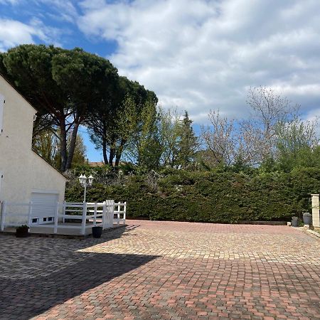 Les Clematites Apartment Donzere Bagian luar foto