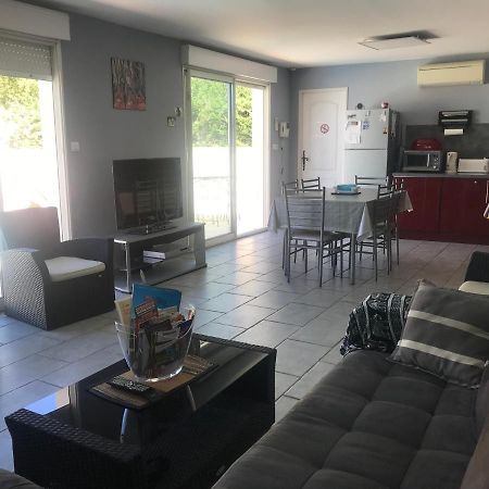 Les Clematites Apartment Donzere Bagian luar foto