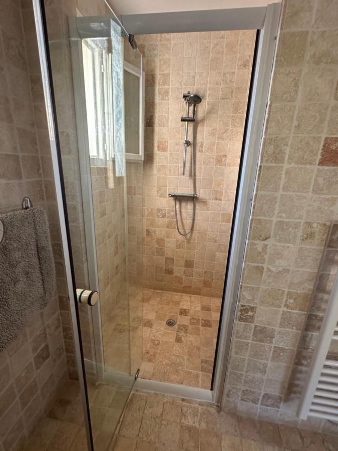 Les Clematites Apartment Donzere Bagian luar foto